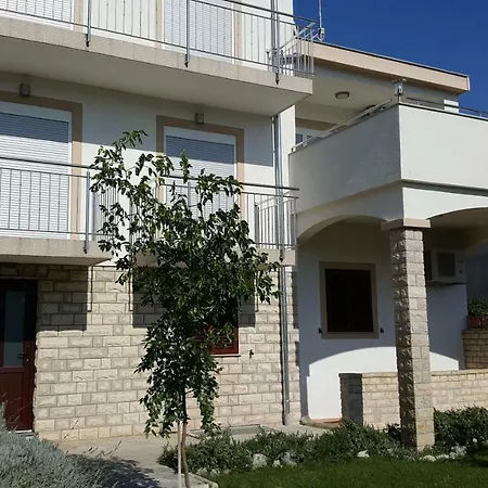 M&m Biograd Na Moru